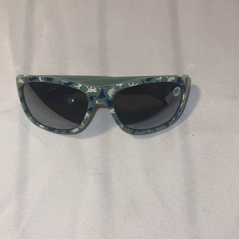 3 kids shades- 1 unknown, 1 Minions and 1 Jurassic Park EUC